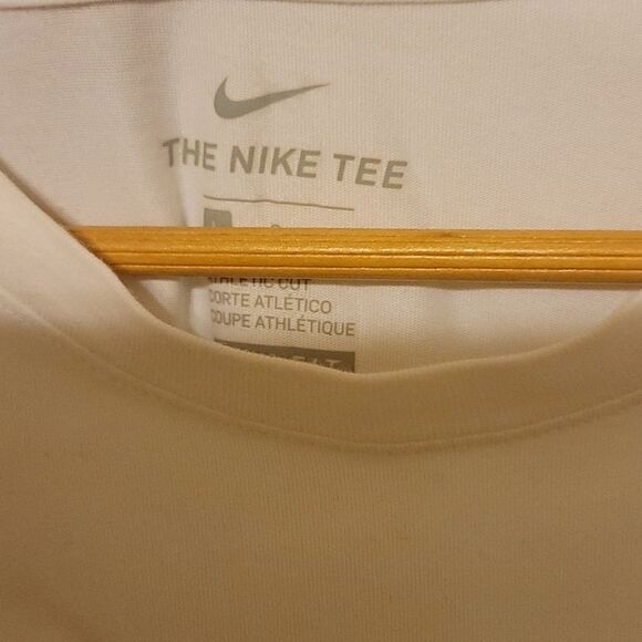 Nike LeBron James tshirt size large - Picture 4 of 9